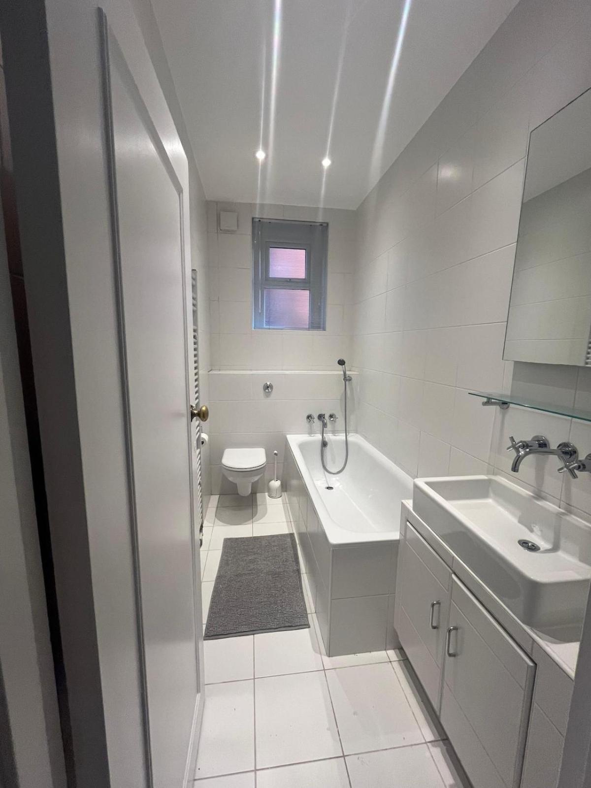 Havenlyapartment * London